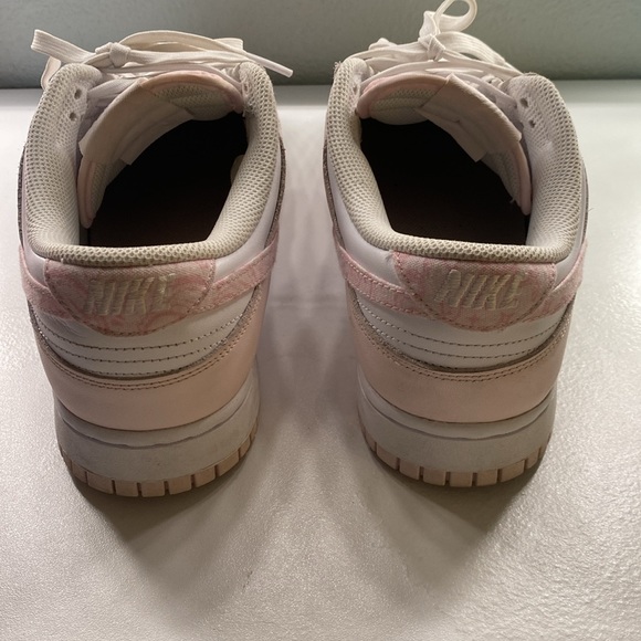 Pink Paisley Dunks size 11 women’s - Picture 2 of 6
